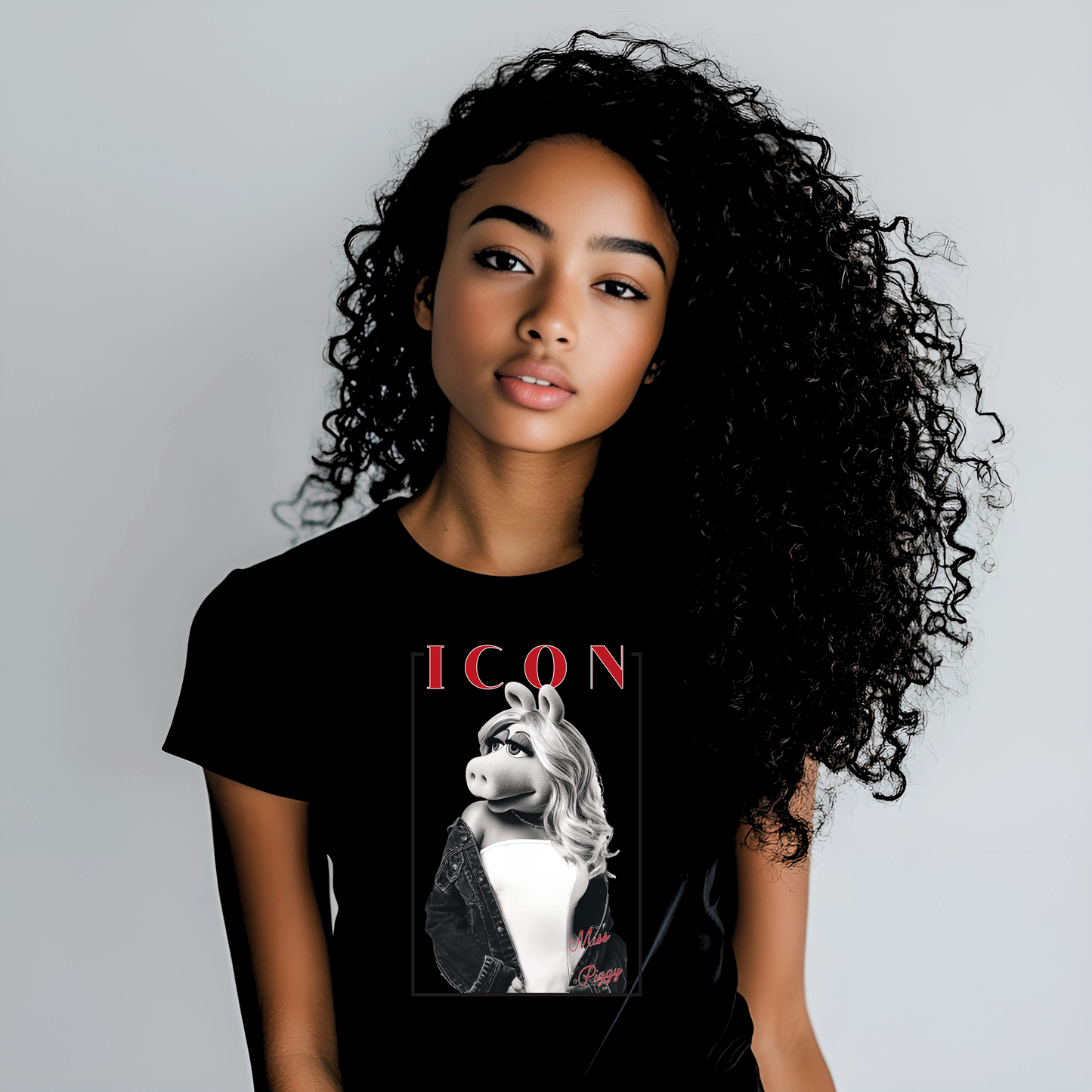 Icon Piggy Portrait Graphic T-Shirt